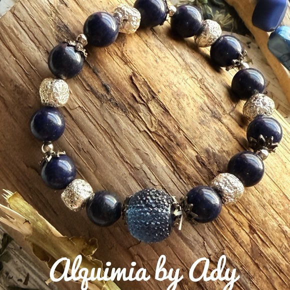 Lapis lazuli statement bracelet - Picture 1 of 1